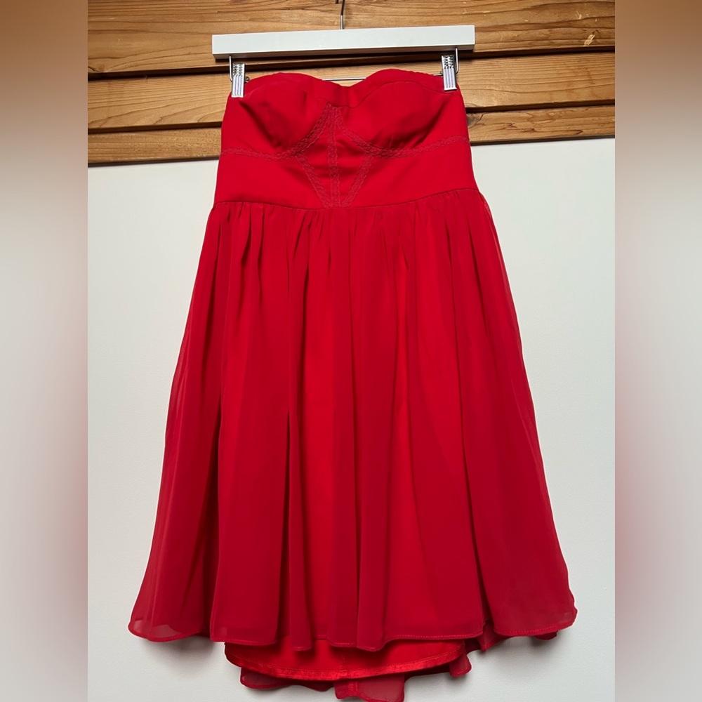 Red cocktail dress! Super cute blue-red strapless mini dress.